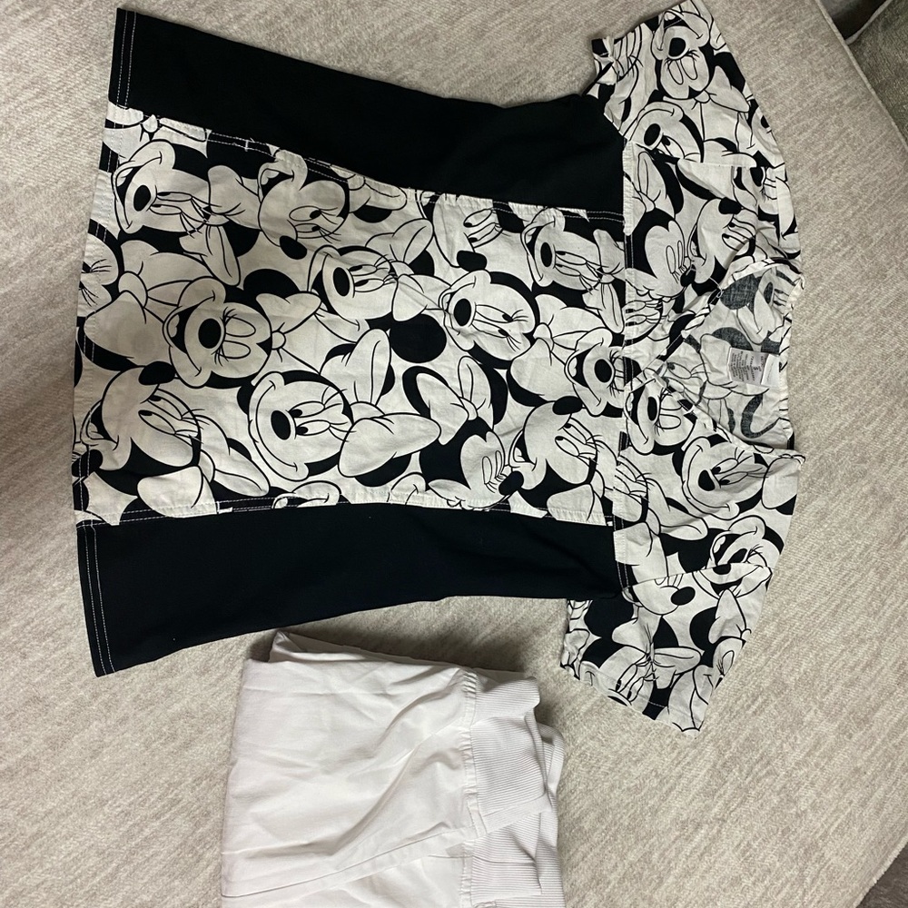 Minnie Mouse scrubs